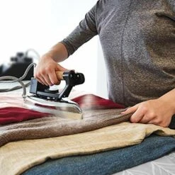 Polti Vaporella 2H Pro Kalstop, Ferro Da Stiro A Vapore Con Caldaia, Tappo Di Sicurezza, 3 Bar, 20 Fiale Di Kalstop Incluse, Grigio/Nero 9 Polti Vaporella 2H Pro Kalstop, Ferro Da Stiro A Vapore Con Caldaia, Tappo Di Sicurezza, 3 Bar, 20 Fiale Di Kalstop Incluse, Grigio/Nero -Rowentus Negozio 70711010 4