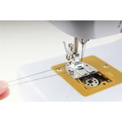 PRIXTON - Macchina Da Cucire Portatile P120 - Cassetto Per Accessori - Lampada Integrata - 16 Tipi Di Schemi - Pedale Incluso - Colore Giallo 10 PRIXTON - Macchina Da Cucire Portatile P120 - Cassetto Per Accessori - Lampada Integrata - 16 Tipi Di Schemi - Pedale Incluso - Colore Giallo -Rowentus Negozio 86655525 4