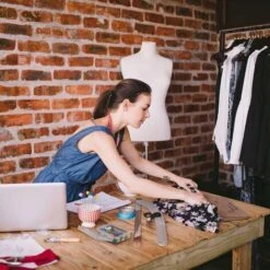 HIASDFLS Spilli A Testa Di Fiore, Spilli Da Cucito Dritti Colori Assortiti Spilli Patchwork Con Custodie Trasparenti Per Progetti Di Cucito Artigianato Da Sarta 200 Pezzi -Rowentus Negozio 88133756 3