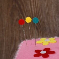 HIASDFLS Spilli A Testa Di Fiore, Spilli Da Cucito Dritti Colori Assortiti Spilli Patchwork Con Custodie Trasparenti Per Progetti Di Cucito Artigianato Da Sarta 200 Pezzi -Rowentus Negozio 88133756 5