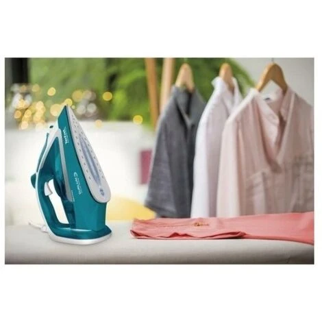 Tefal EasyGliss Plus FV5737 Ferro Da Stiro A Secco E A Vapore Durilium 2500W Turchese/Bianco 4 Tefal EasyGliss Plus FV5737 Ferro Da Stiro A Secco E A Vapore Durilium 2500W Turchese/Bianco - immagine 2
